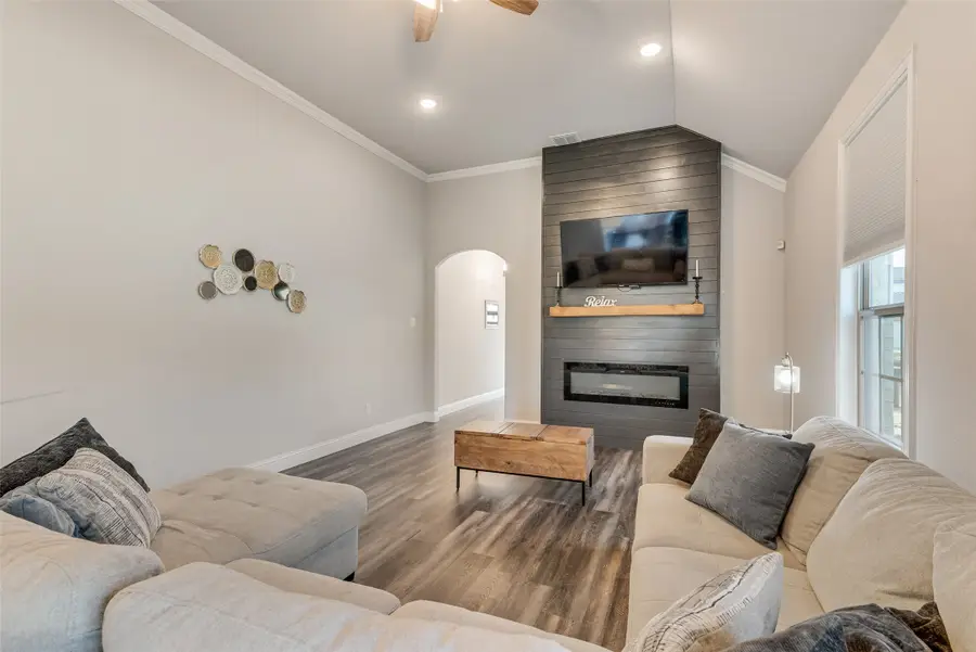 404 W Rochester Street, Terrell, TX 75160 - #3