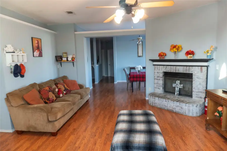 1025 Buffalo Springs Drive, Fort Worth, TX 76140 - #3