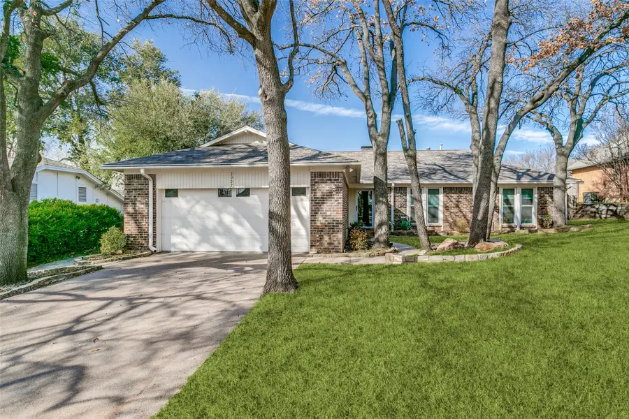 2922 Ridgewood Drive, Grapevine, TX 76051 - #2