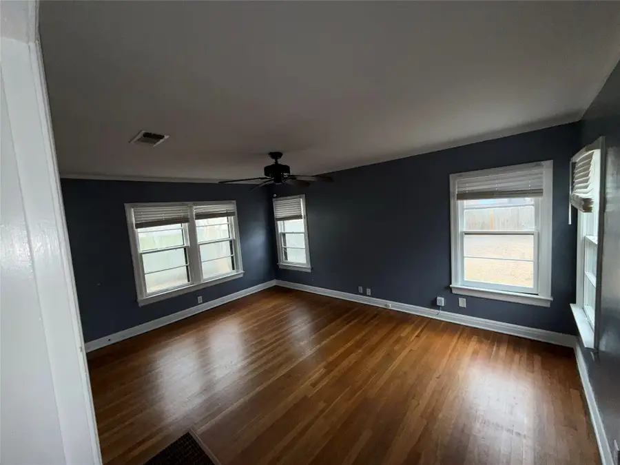 3228 Cockrell Avenue, Fort Worth, TX 76109 - #2