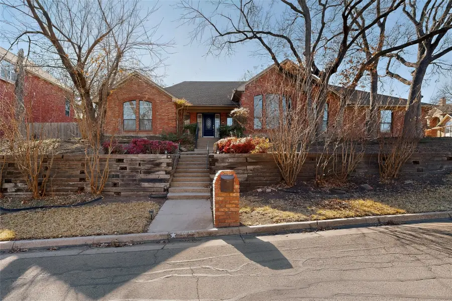 2704 Briarbrook Ct, Arlington, TX 76006 - #2