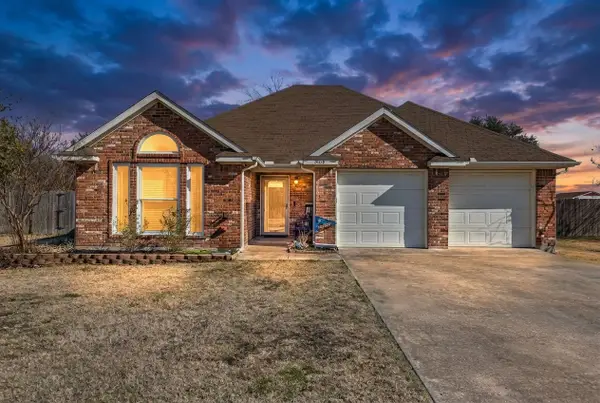 5103 Creek Crossing Drive, Greenville, TX 75402