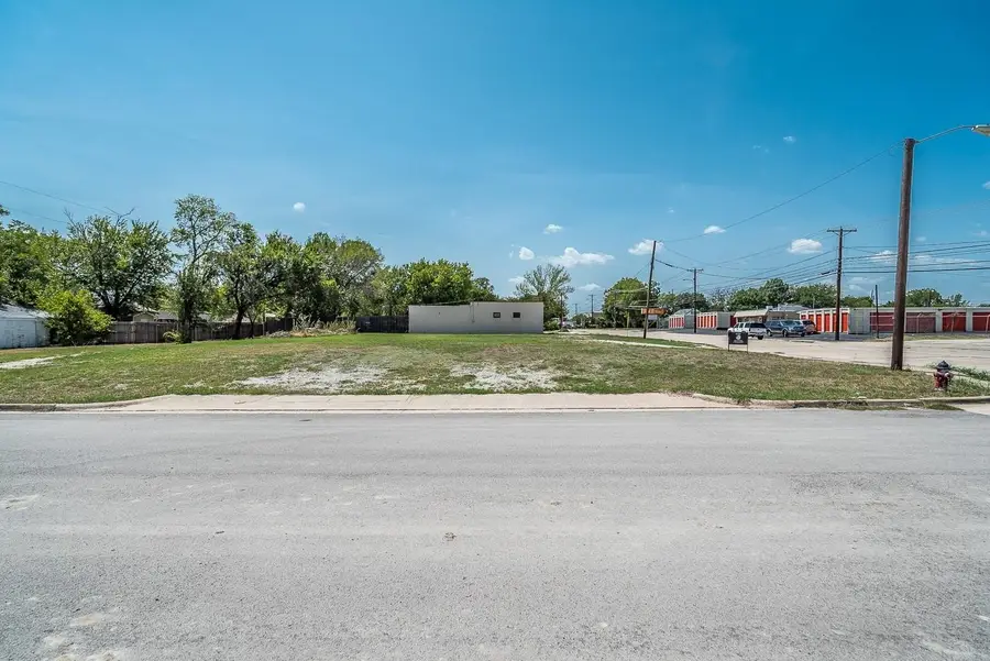 8017 White Settlement Road, White Settlement, TX 76108 - #3