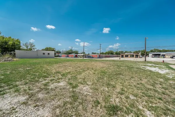 8021 White Settlement Road, White Settlement, TX 76108