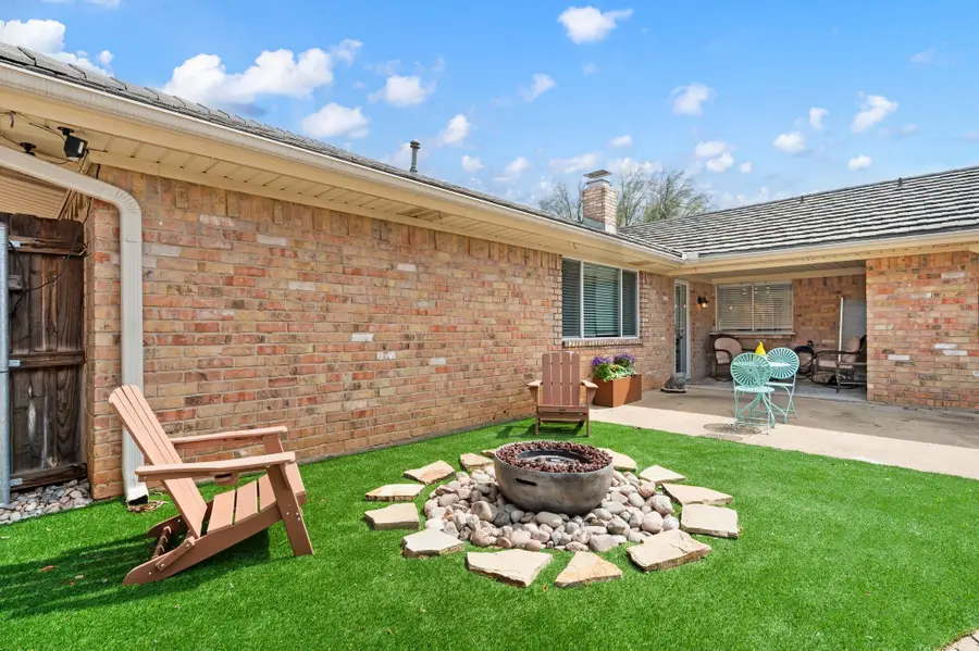 2021 Mountainview Drive, Hurst, TX 76054 - #2