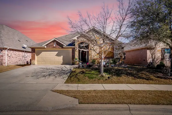 8605 Vista Royale Drive, Fort Worth, TX 76108