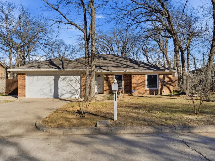 904 Red Oak Street, Azle, TX 76020 - #2
