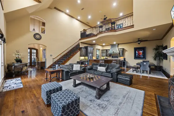 5904 Tewkesbury Way, Dallas, TX 75252