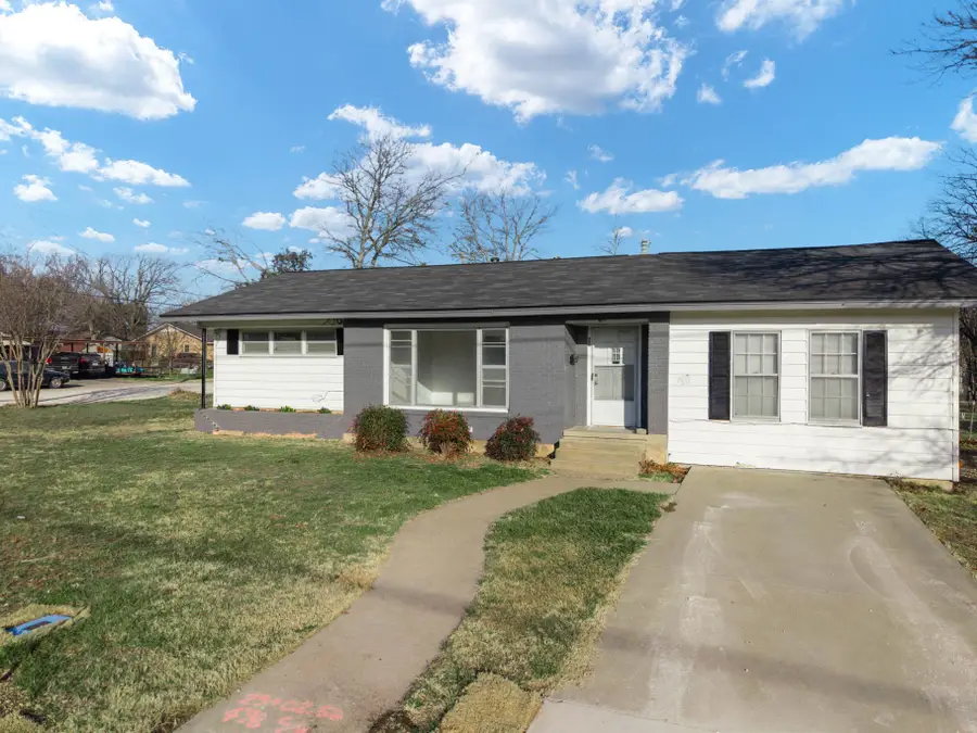 1205 W 10th Street, McGregor, TX 76657 - #2