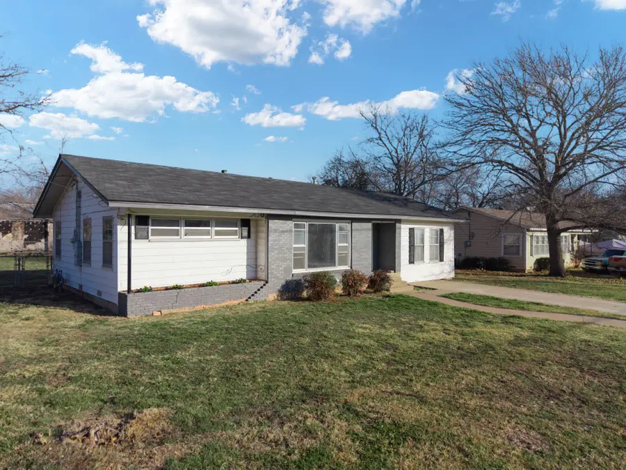 1205 W 10th Street, McGregor, TX 76657 - #3