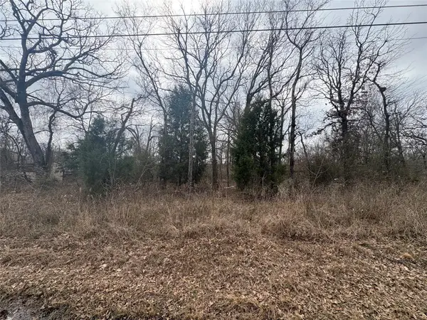 101 Pocahontas Street, Mabank, TX 75156