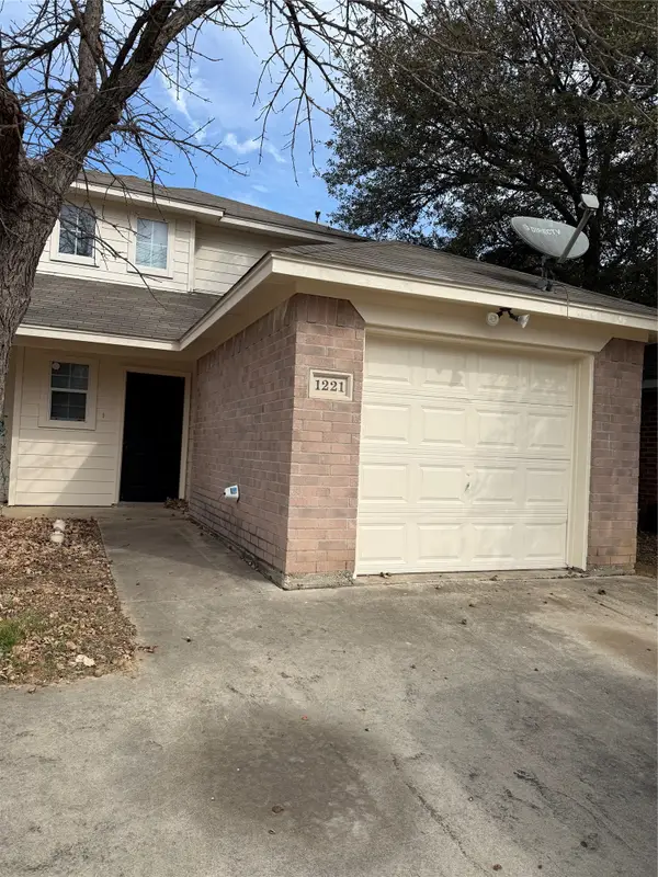 1221 Village Garden Drive, Azle, TX 76020