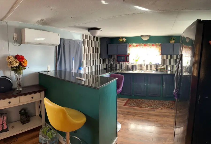 202 Cottonwood Street, Barry, TX 75102 - #2