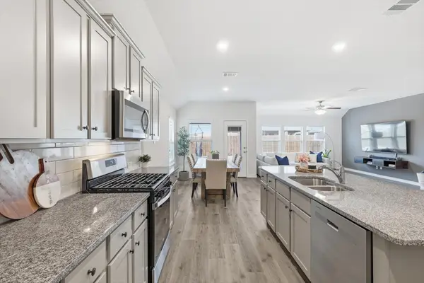 2933 Pinecrest Drive, Aubrey, TX 76227