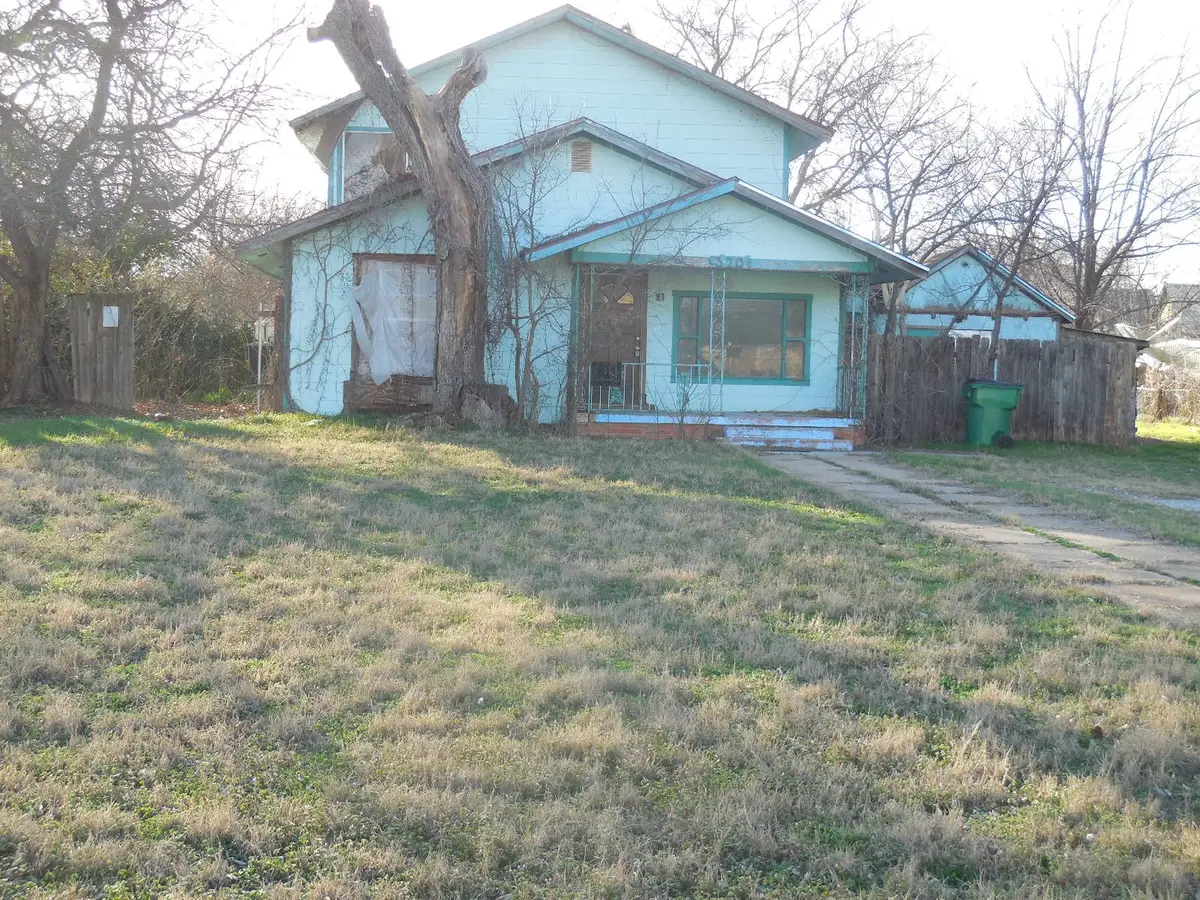 320 N Lamar Street, Eastland, TX 76448 - #1