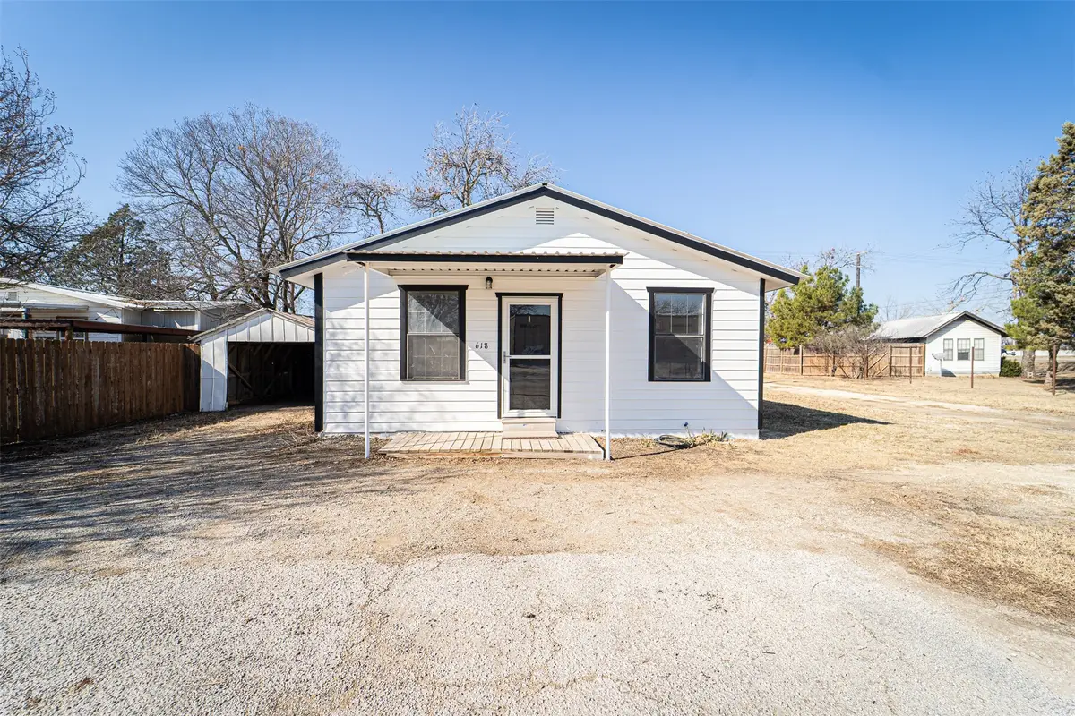 618 Oak Street, Clyde, TX 79510 - #1
