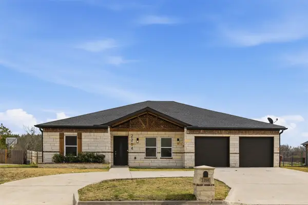 2204 Albert Broadfoot Street, Bonham, TX 75418