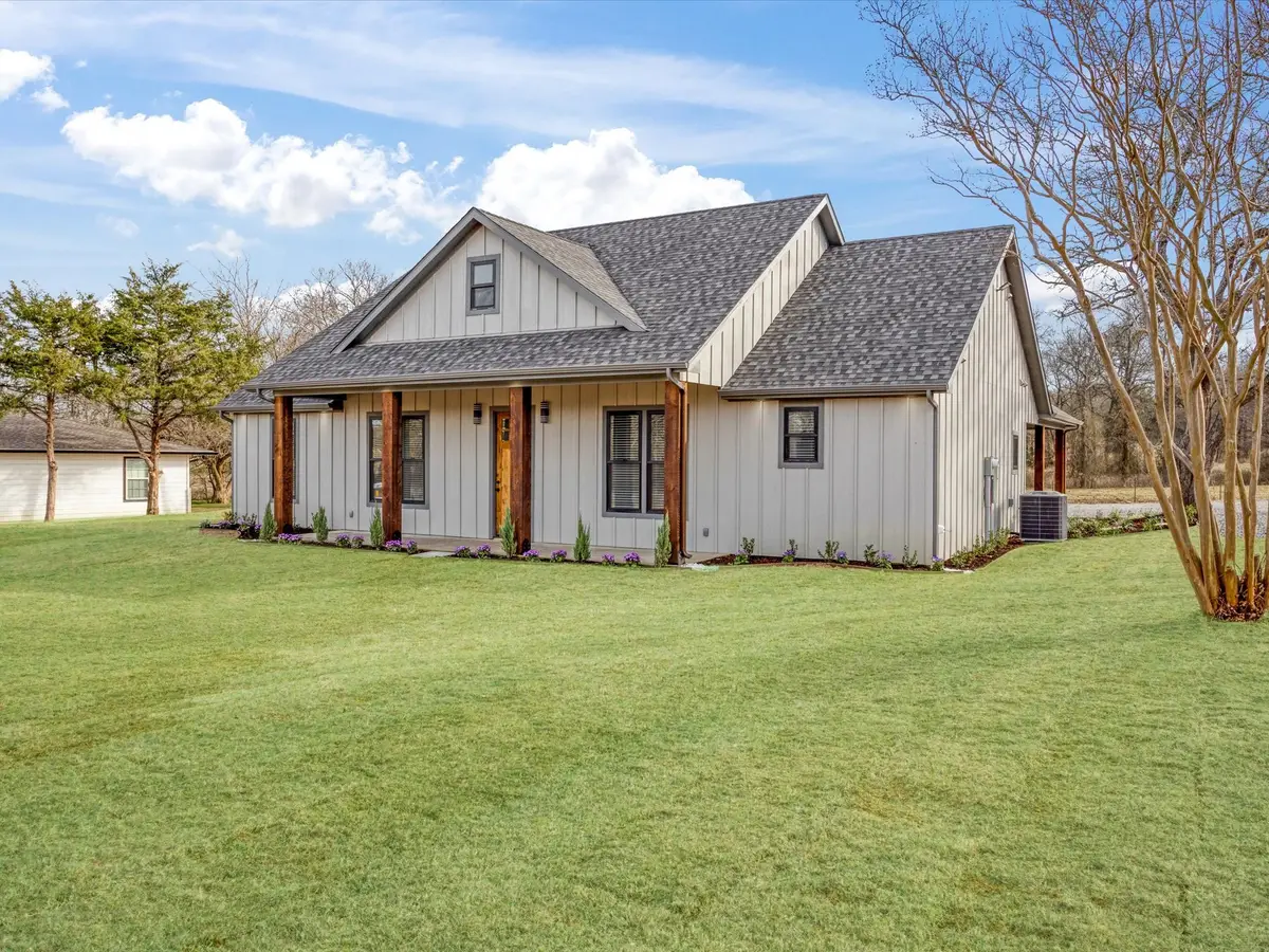 510 W Bells Boulevard, Bells, TX 75414 - #1