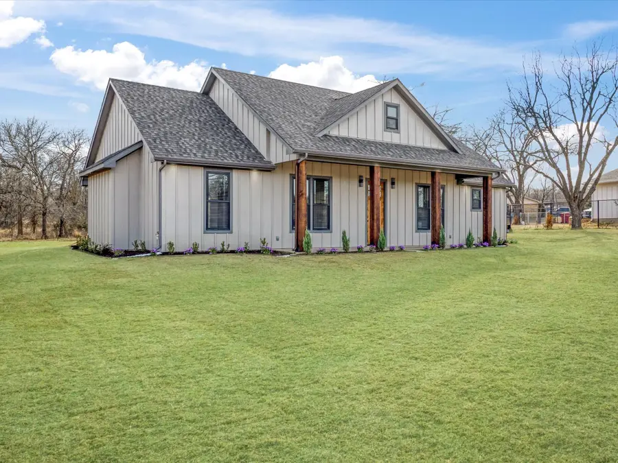 510 W Bells Boulevard, Bells, TX 75414 - #3