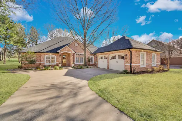 1309 Oak Creek Drive, Ennis, TX 75119