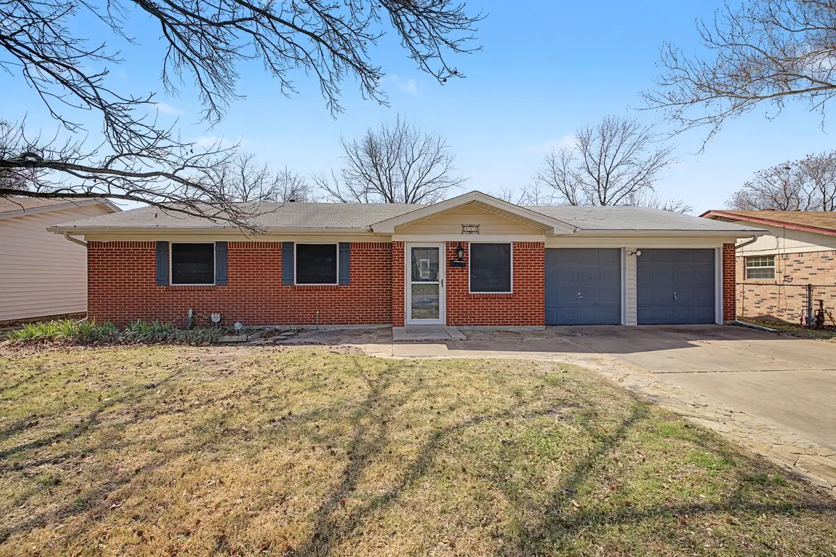313 NW Jayellen Avenue, Burleson, TX 76028 - #1