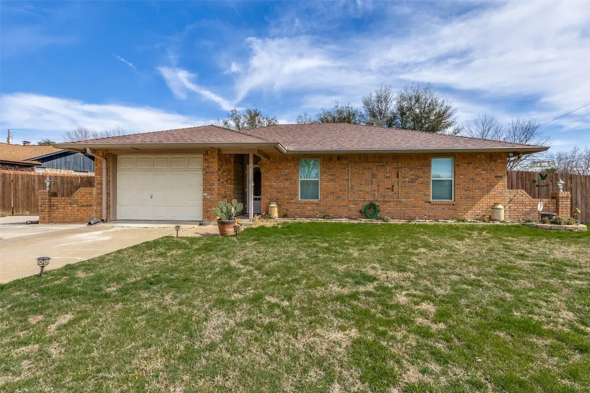 708 Vickie Drive, Azle, TX 76020 - #1