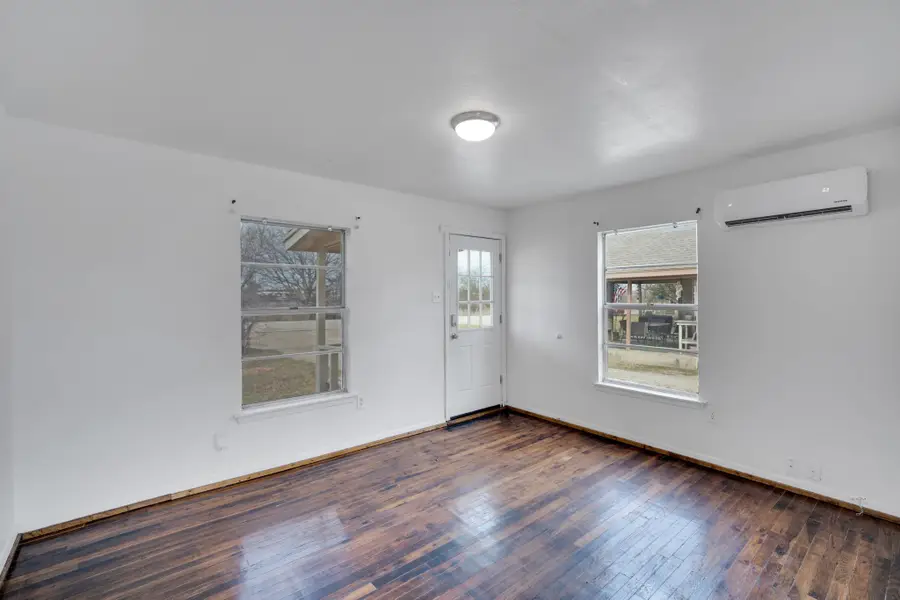 220 N Commerce Street, Burleson, TX 76028 - #3