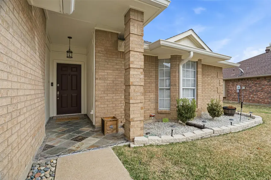4946 Briar Oaks Lane, Grand Prairie, TX 75052 - #3