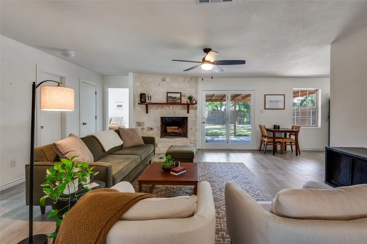 1906 Woodoak Drive, Irving, TX 75060 - #1