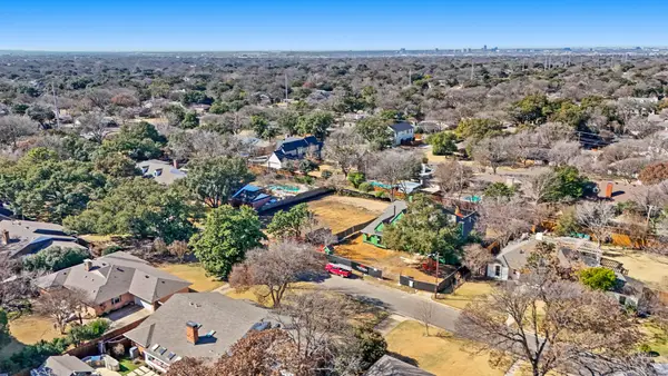 11211 Wonderland Trail, Dallas, TX 75229