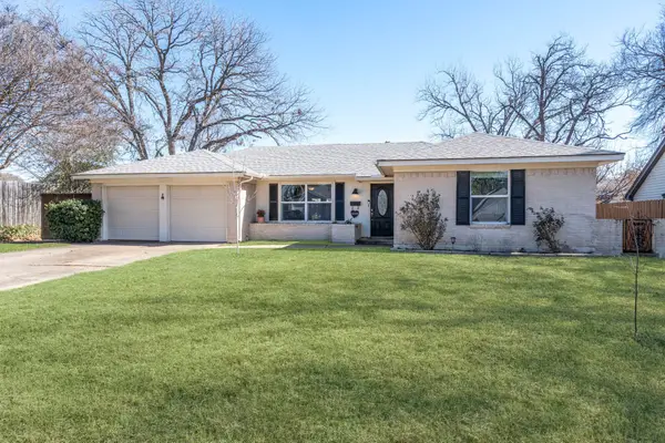 2890 Meadow Port Drive, Dallas, TX 75234