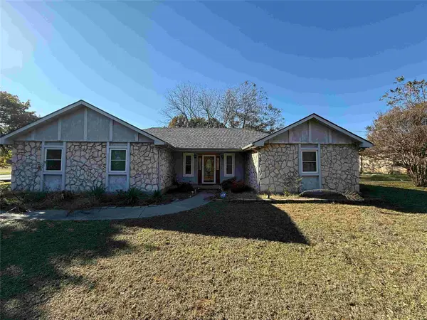 100 Hyline Drive, Cleburne, TX 76031