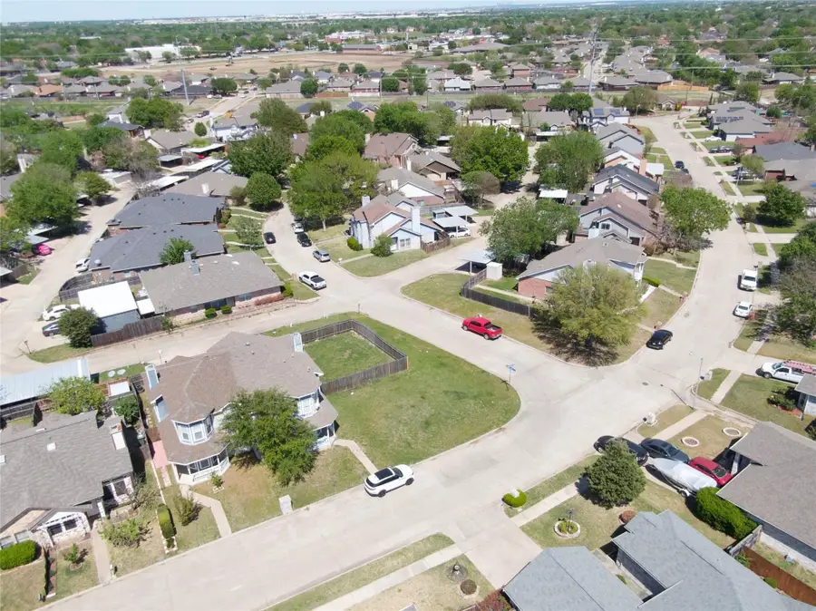 851 Valleybrooke Drive, Arlington, TX 76001 - #2