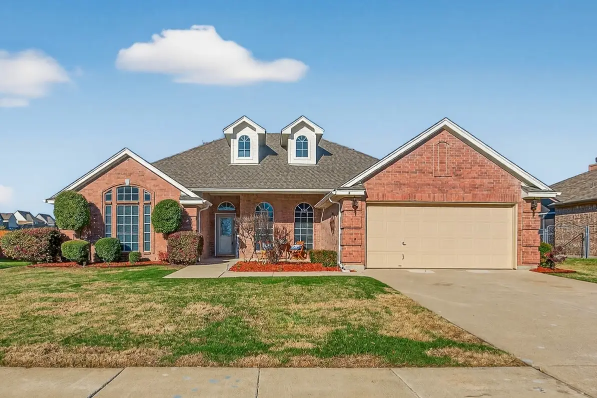 105 Canterbury Drive, Saginaw, TX 76179 - #1