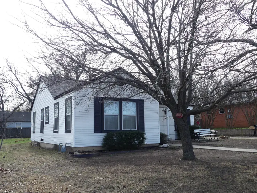 307 Rock Street, Bowie, TX 76230 - #2