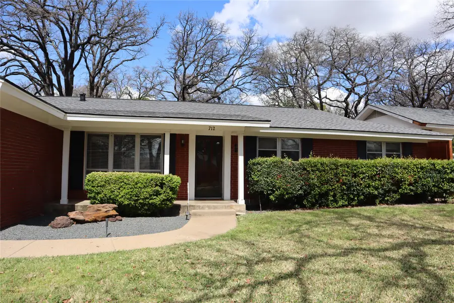 712 Joanna Drive, Hurst, TX 76053 - #2