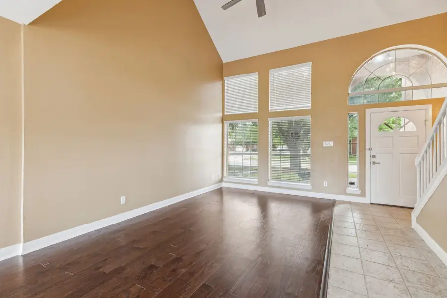 9434 Abbey Road, Irving, TX 75063 - #2