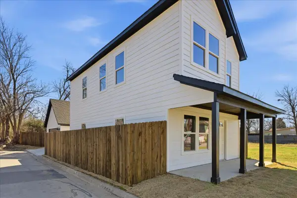 2801 Mount Horum Way, Fort Worth, TX 76105