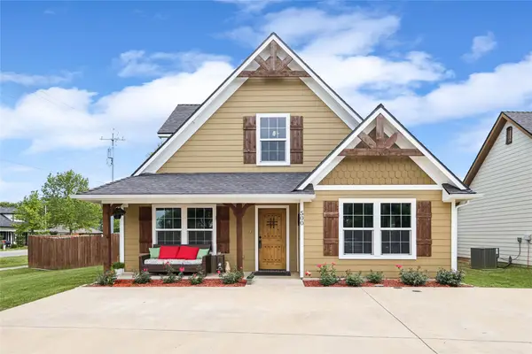 500 W Willow Street, Sanger, TX 76266