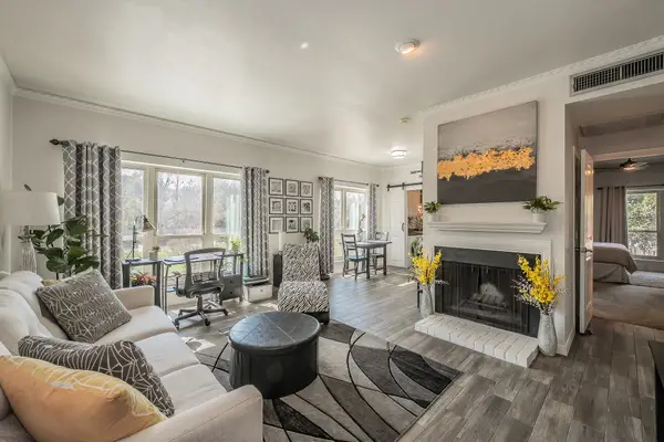 4415 Bellaire Drive S #203S, Fort Worth, TX 76109