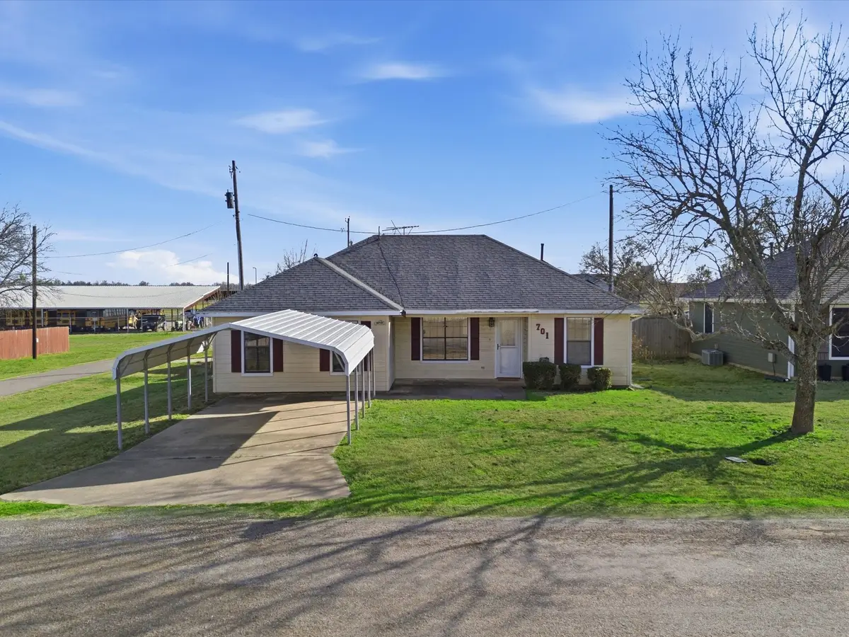 701 S College Street, Celeste, TX 75423 - #1