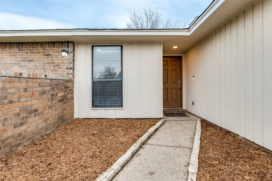 2673 Carrington Lane, Grand Prairie, TX 75052 - #3