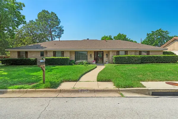 1600 Delta Drive, Arlington, TX 76012