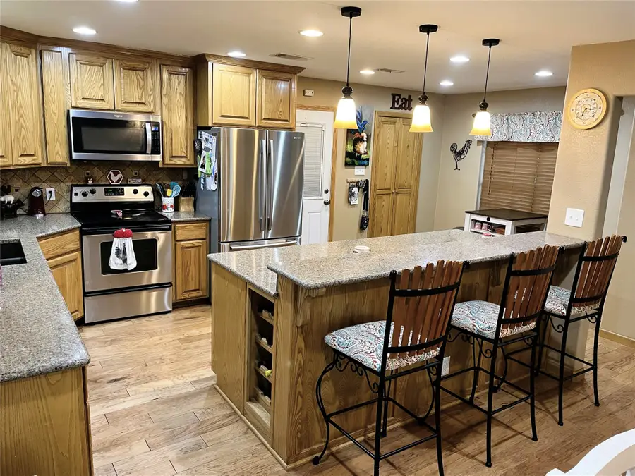 203 Jane Street, Groesbeck, TX 76642 - #2