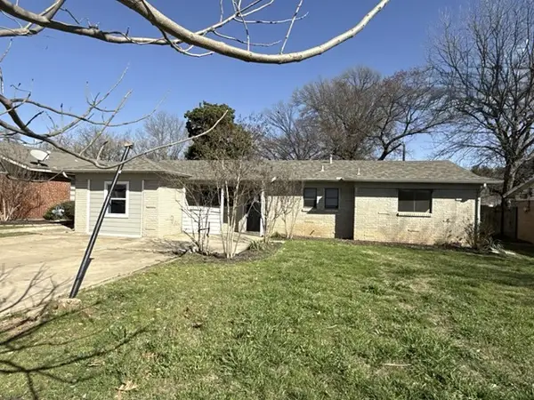 408 Simmons Drive, Hurst, TX 76053