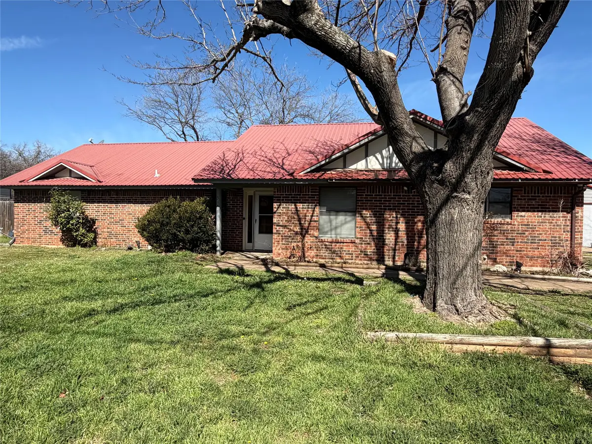314 W 5th Street, Springtown, TX 76082 - #1