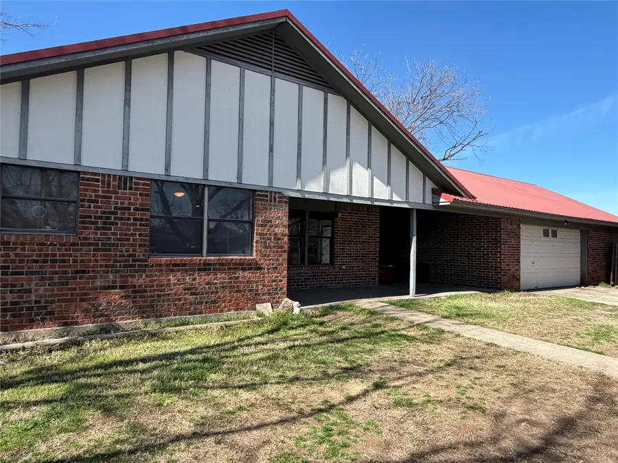 314 W 5th Street, Springtown, TX 76082 - #2