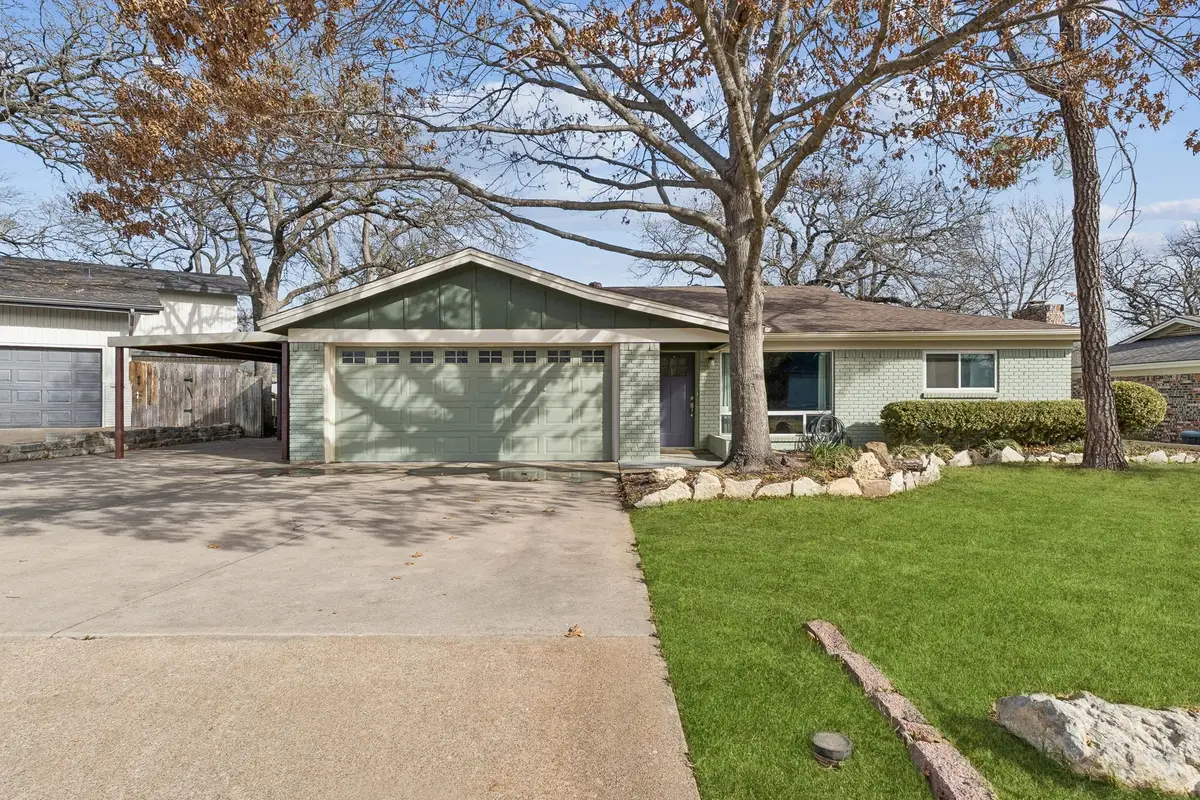 1208 Harris Avenue, Hurst, TX 76053 - #1