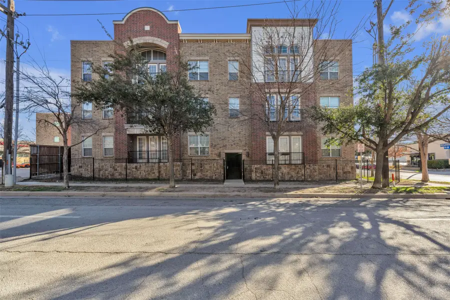 1025 W 10th Street #2105, Fort Worth, TX 76102 - #3