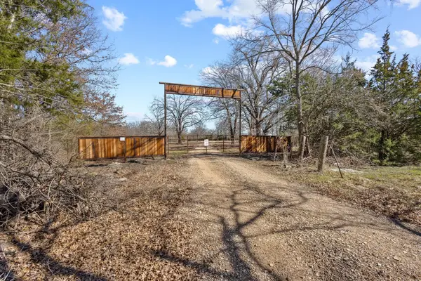 660 Twisted Mallard Way, Honey Grove, TX 75469